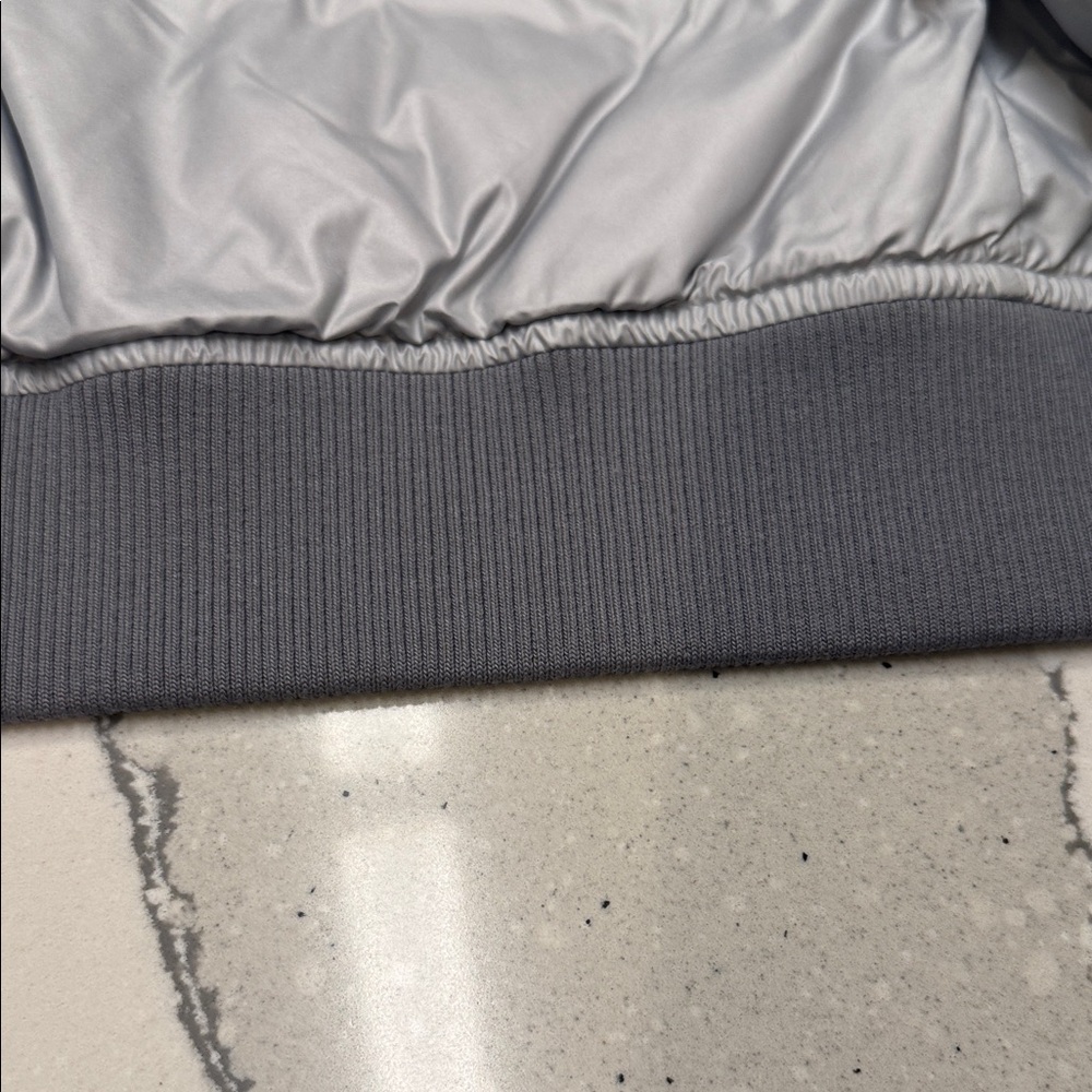 Athleta Silver Puffer Bomber Jacket Never Worn Sz1X - Picture 7 of 10